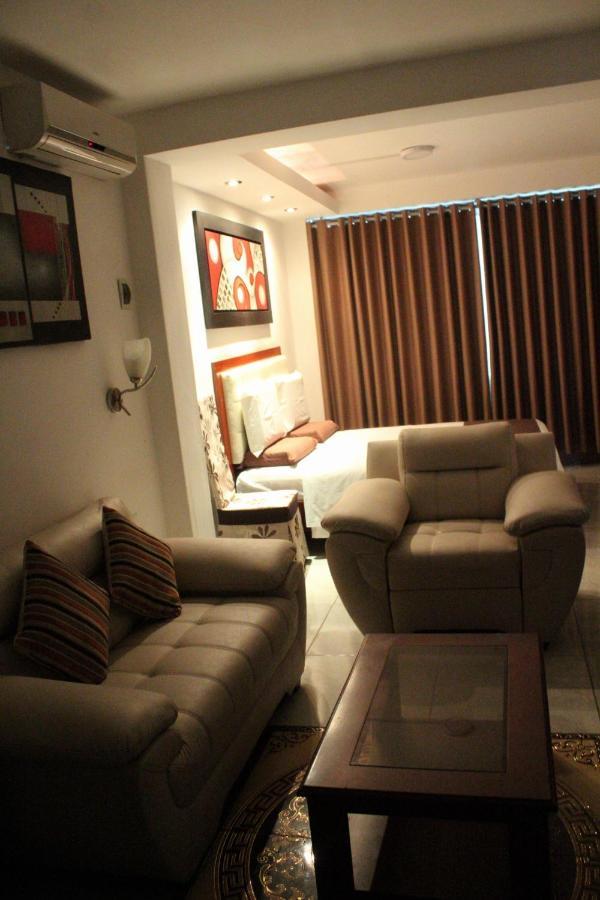 D'Milez Hotel 푸에르토말도나도 외부 사진